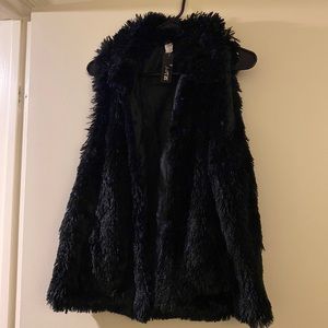 Black Faux fur vest size S-M